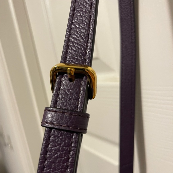 NWOT MARC JACOBS TRAVELER LEATHER MESSENGER BAG IN GRAPE - Picture 8 of 11